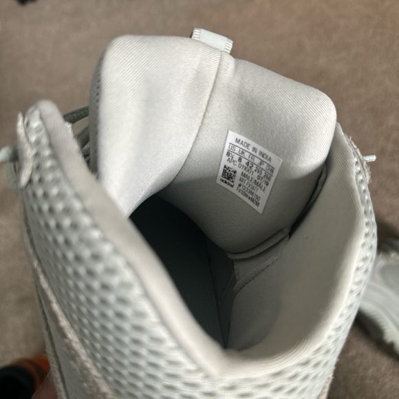 Yeezy Boot “Salt” - Picture 3 of 4